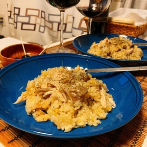 秋の味覚♪3種のキノコとチキンのサフランご飯